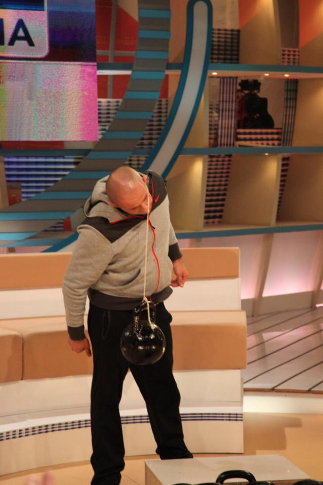 IMG_5424 Найбільша вага, пересунута вухом