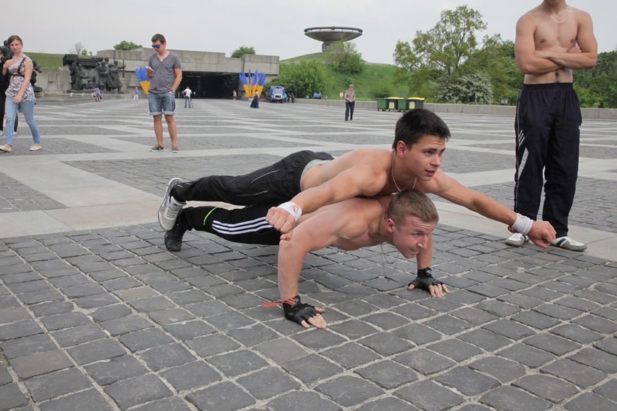 record-jim-sport (1) Наймасовіше одночасне відтискання від землі