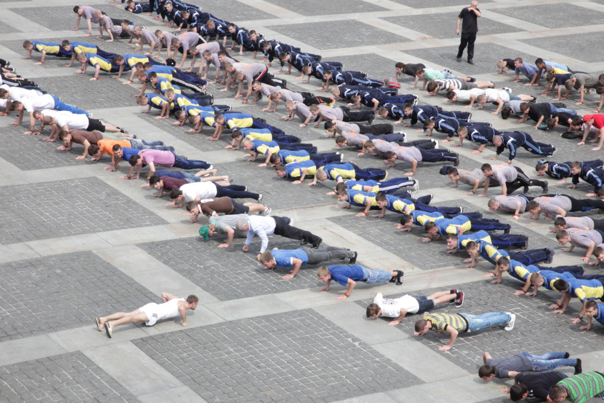 record-jim-sport (2) Наймасовіше одночасне відтискання від землі