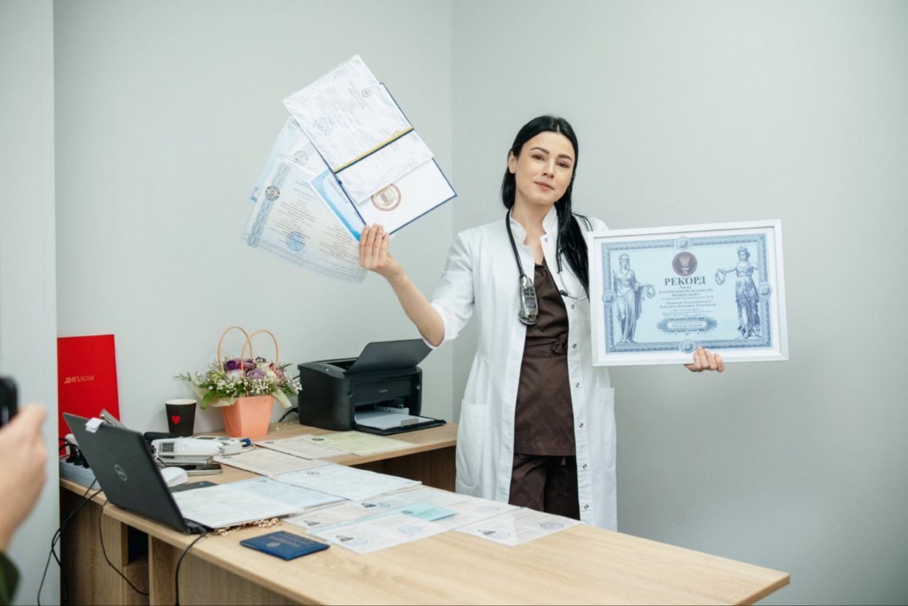 Лікар з найбільшою кількістю вищих освіт