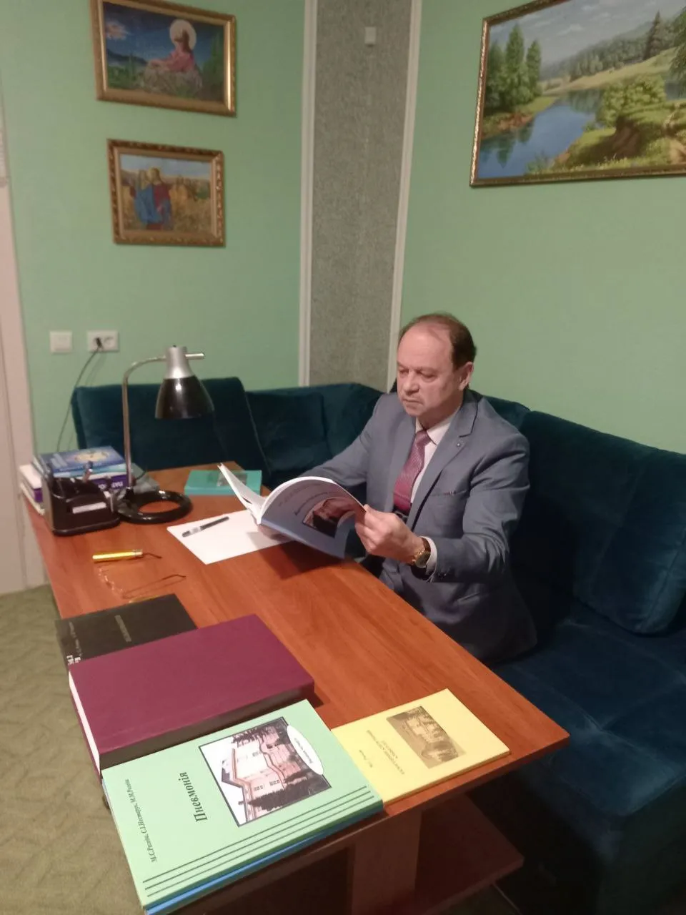 Автор і співавтор найбільшої кількості книг з медицини